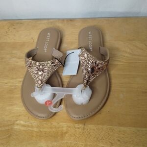 New west loop women's sandals size small (5-6)